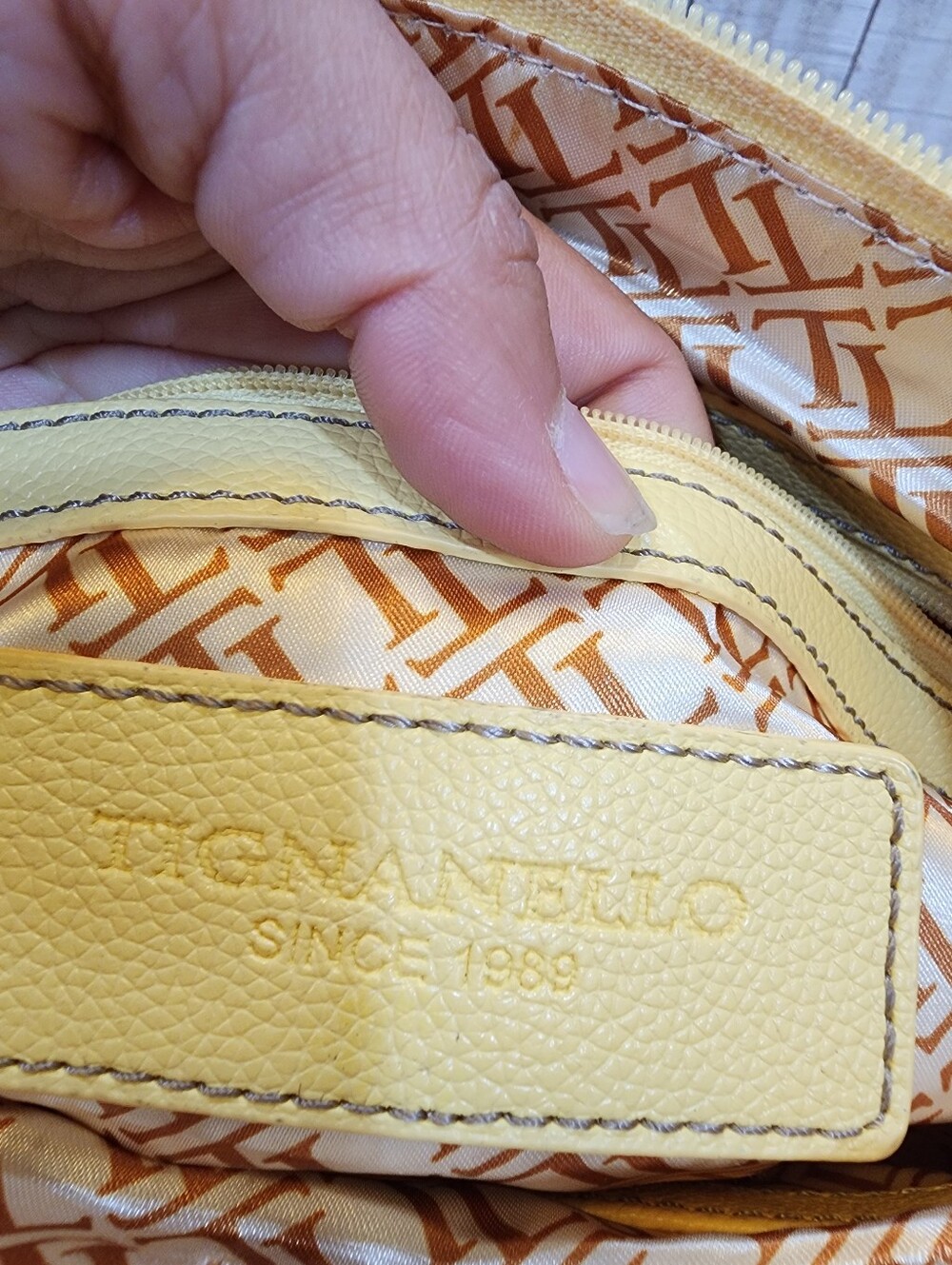 Tignanello Yellow Pebbled Leather Crossbody Organizer Bag Butter Yellow - Picture 11 of 12